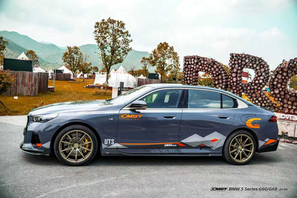 BMW 5 Series 530 540 &amp; i5 e/x Drive40 M60 G60 G61 2024-ON with Aftermarket Parts - Side Skirts Dry Pre-preg Carbon Fiber / FRP