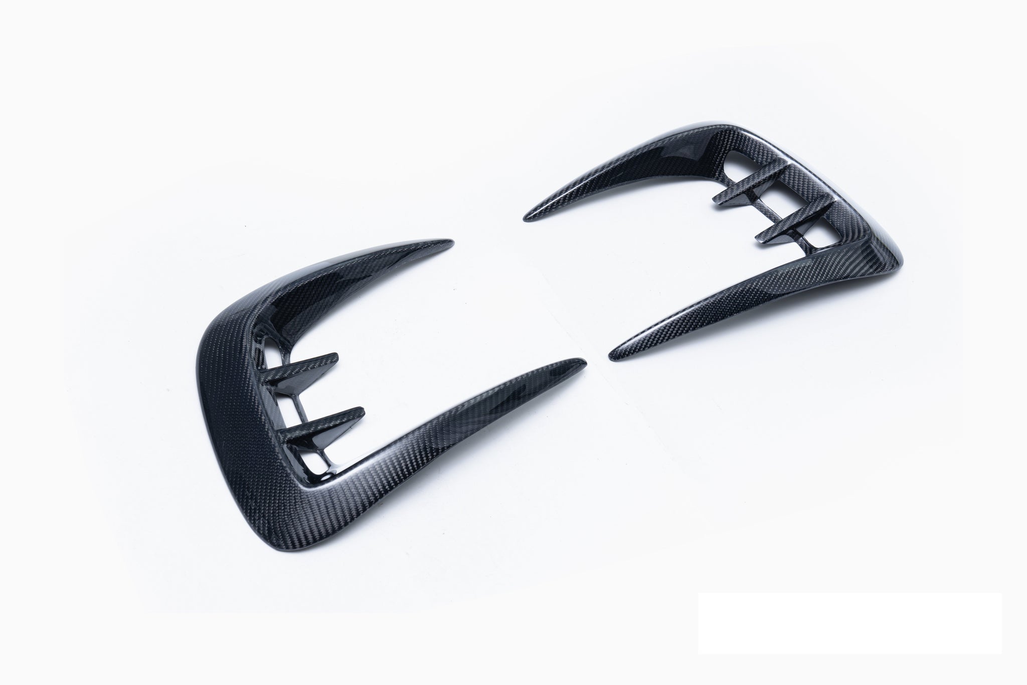 Dodge Charger & 2015 Scat Pack & 2016 Scat Pack, Hellcat & 2017 R/T, Daytona, Scat Pack, Hellcat & 2018 GT, R/T, Daytona, Scat Pack, Hellcat & 2019 GT, R/T, Scat Pack, Hellcat & 2020 GT, R/T, Scat Pack, Hellcat & 2021 GT, R/T, Scat Pack & 2022 GT, R/T, Scat Pack Non-widebody & 2023 GT, R/T, Scat Pack Non-widebody with Aftermarket Parts - SRT Style Rear Bumper Trim Carbon Fiber / FRP from CMST Tuning