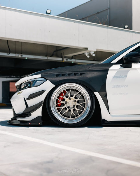 Honda Civic Type-R FL5 2023 2024 with Aftermarket Parts - Front Fenders Pre-preg Carbon Fiber / FRP from CMST Tuning