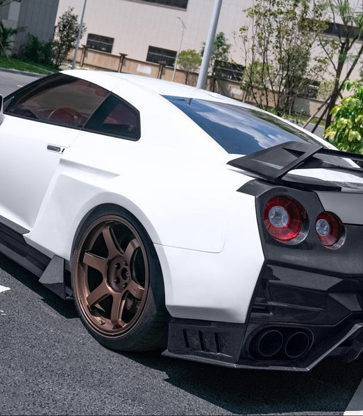 Nissan GTR R35 CBA DBA EBA 2008 2009 2010 2011 2012 2013 2014 2015 2016 2017 2018 2019 2020 2021 2022 2023 2024 with Aftermarket Parts - HORIZON Rear Quarter Panel Flares Carbon Fiber / FRP from CMST Tuning