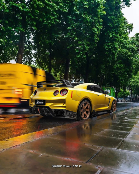 Nissan GTR R35 CBA DBA EBA 2008 2009 2010 2011 2012 2013 2014 2015 2016 with Aftermarket Parts - HORIZON Side Skirts Carbon Fiber / FRP from CMST Tuning