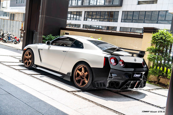 Nissan GTR R35 CBA DBA EBA 2008 2009 2010 2011 2012 2013 2014 2015 2016 with Aftermarket Parts - HORIZON Side Skirts Carbon Fiber / FRP from CMST Tuning