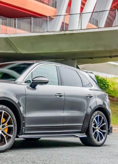 Porsche Cayenne 9Y0 Facelift 2024-ON with CMST Tuning's Aftermarket Parts - Pre-preg Carbon Fiber Side Skirts